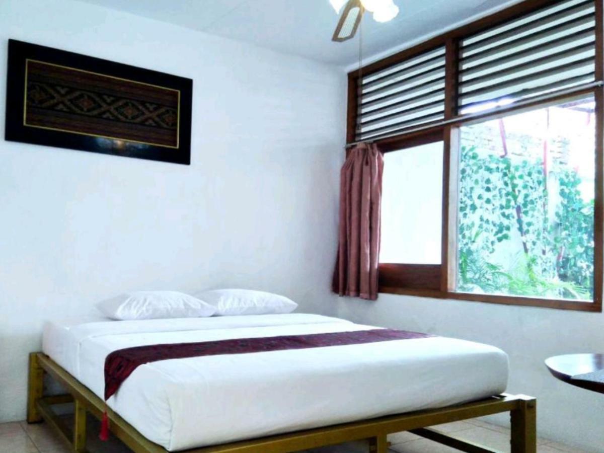 Isro Guesthouse Syariah Kepanjen 외부 사진